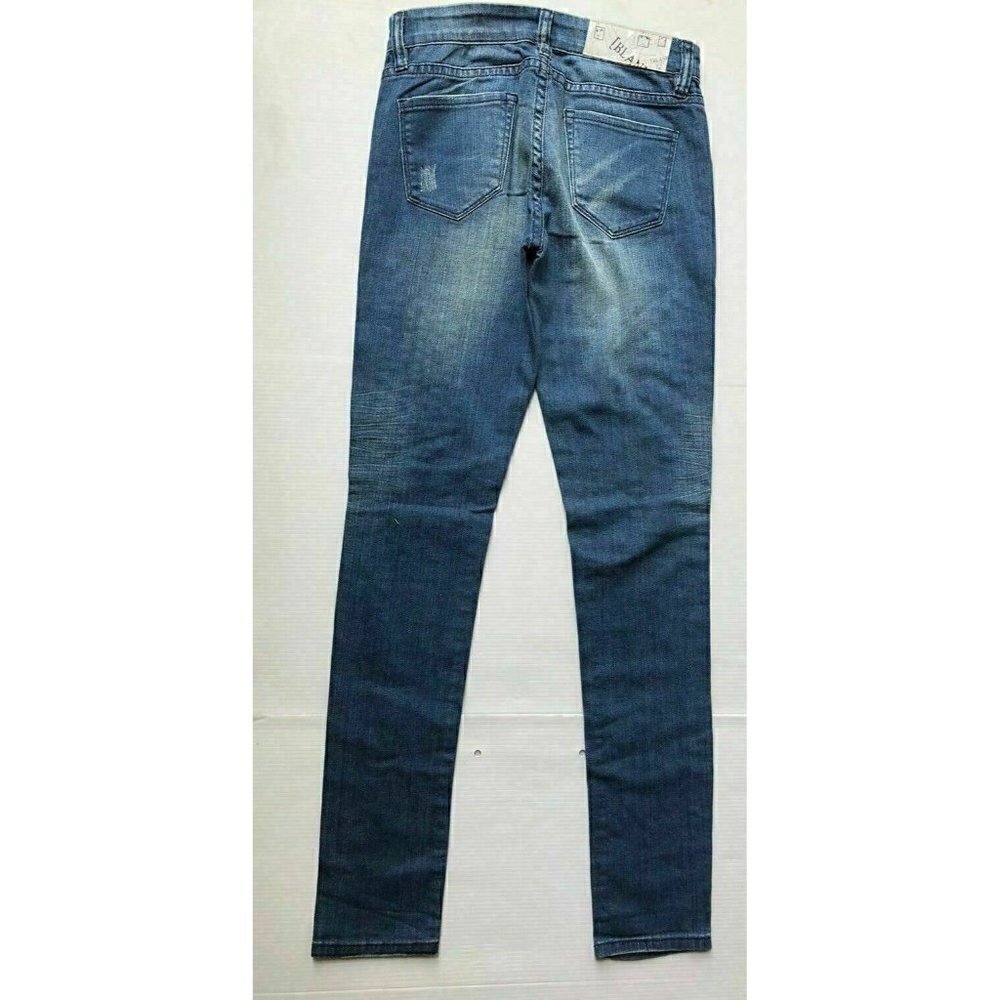 Blank NYC Women's Blue Denim Distressed Studded Skinny Jeans Size 26 NWOT - Picture 6 of 10
